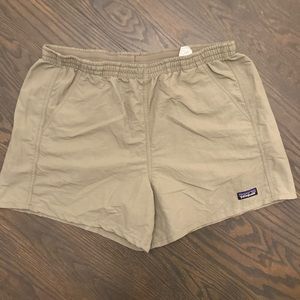 Women’s Large Garden Green Patagonia Baggies Shorts